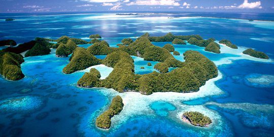 kepulauan-seribu source: https://www.merdeka.com/jabar/9-wisata-kepulauan-seribu-yang-cantik-dan-eksotis-sajikan-pesona-indah-bahari-kln.html