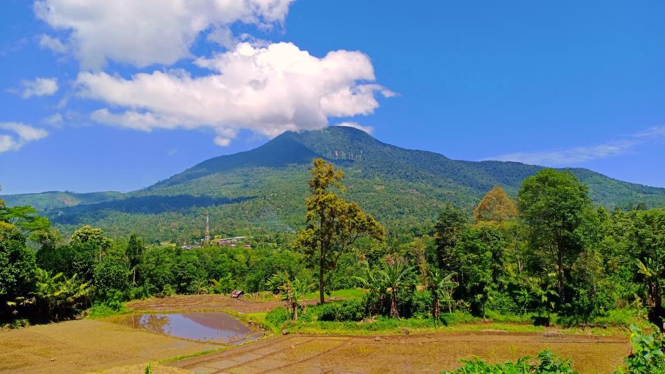 Gunung-Lubukraya - source: shelterjelajah.com