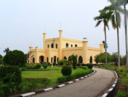 Exploring the Enchanting Realm of Istana Sultan Siak – A Journey Through Riau’s Cultural Gem