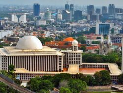 Visiting Indonesia’s Most Beautiful Mosques & Temples