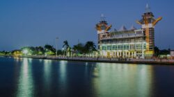 Menara_Pandang-Banjarmasin source: https://disbudporapar.banjarmasinkota.go.id/2018/10/menara-pandang-banjarmasin.html