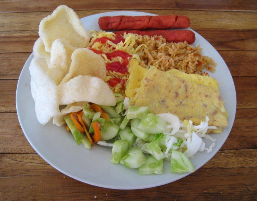 Nasi_Goreng_Sosis - source: Oleh Gunawan Kartapranata - Karya sendiri, CC BY-SA 3.0, https://commons.wikimedia.org/w/index.php?curid=12581685
