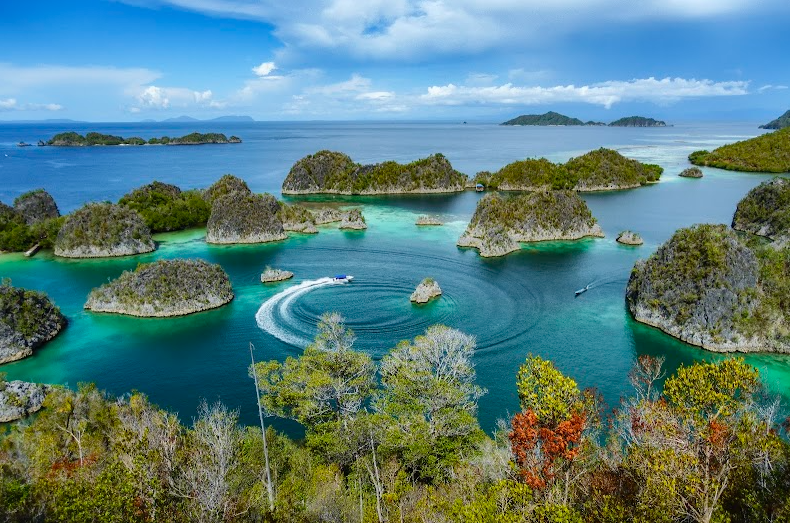 Raja_Ampat_Papua source:eventdaerah.kemenparekraf.go.id