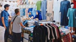 bargaining-at-tanah-abang-market-jakarta source: IG @pasar.tanah.abang