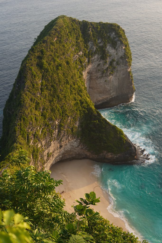 nusa penida. source : unsplash.com