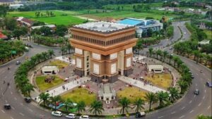 simpang-lima-gumul-kediri_wisata-indonesia source: instagram simpanglimagumul